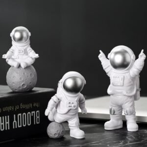 Estatuetas de Astronauta em Resina - Conjunto de 3 Peças - Imagem 6